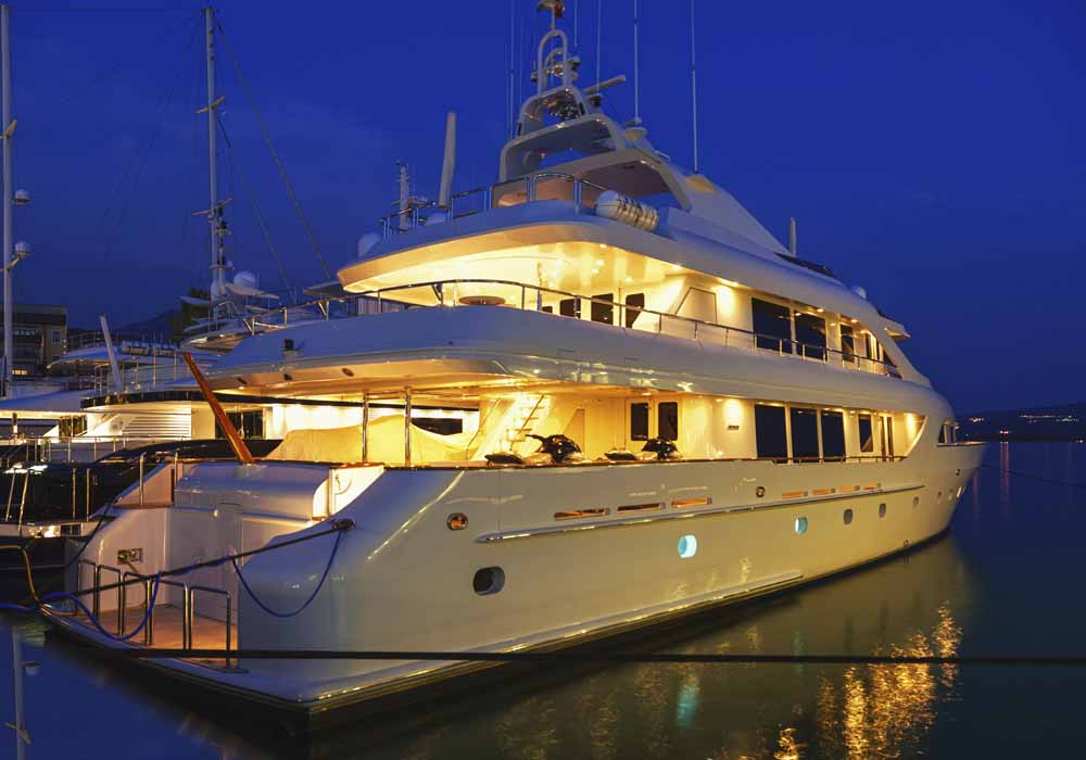 charter a private yacht florida
