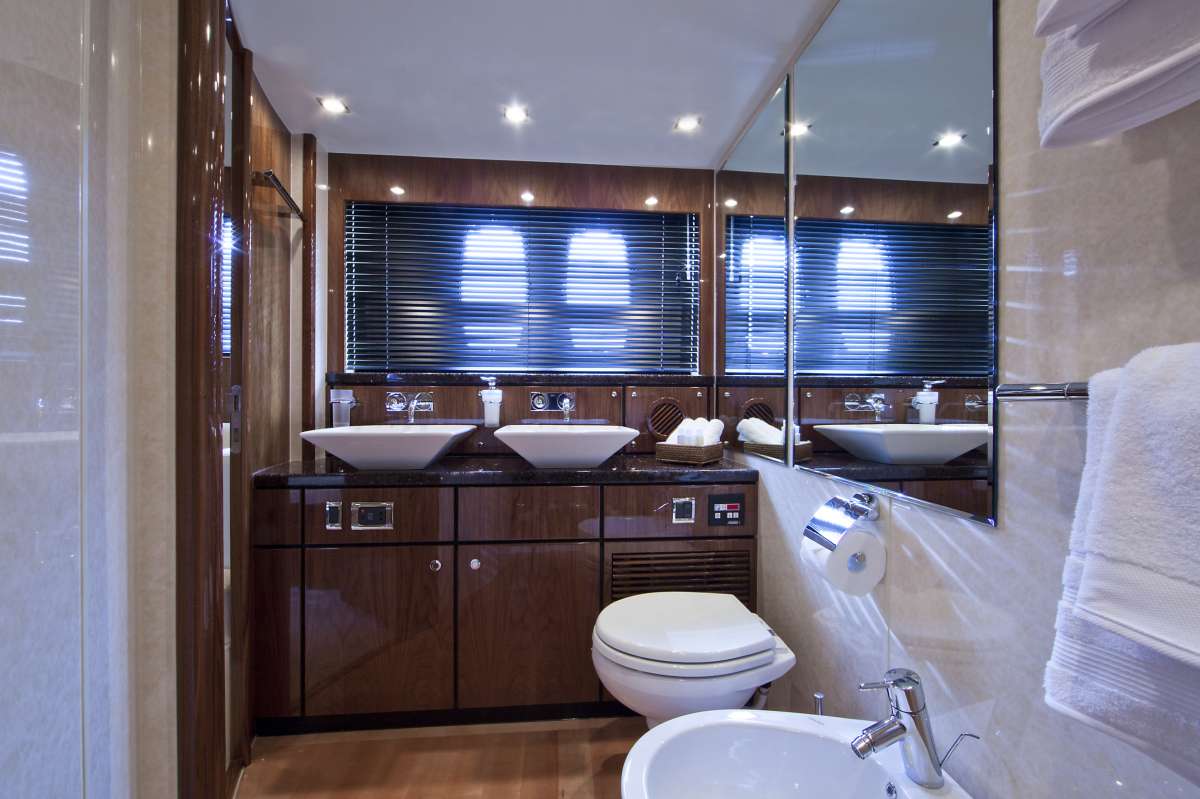 D5 - Master Ensuite - 2012