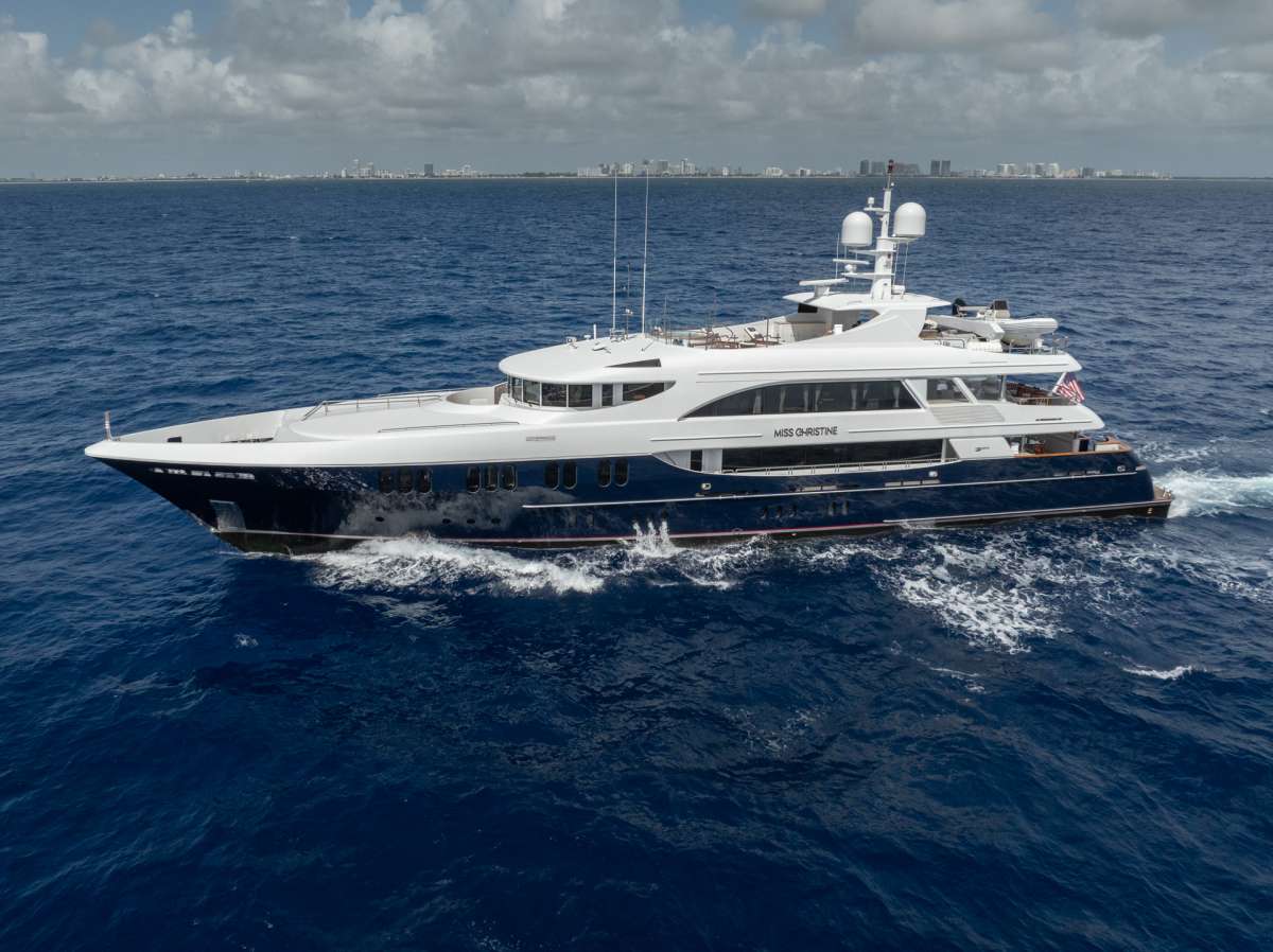 misschristine157 charter yacht