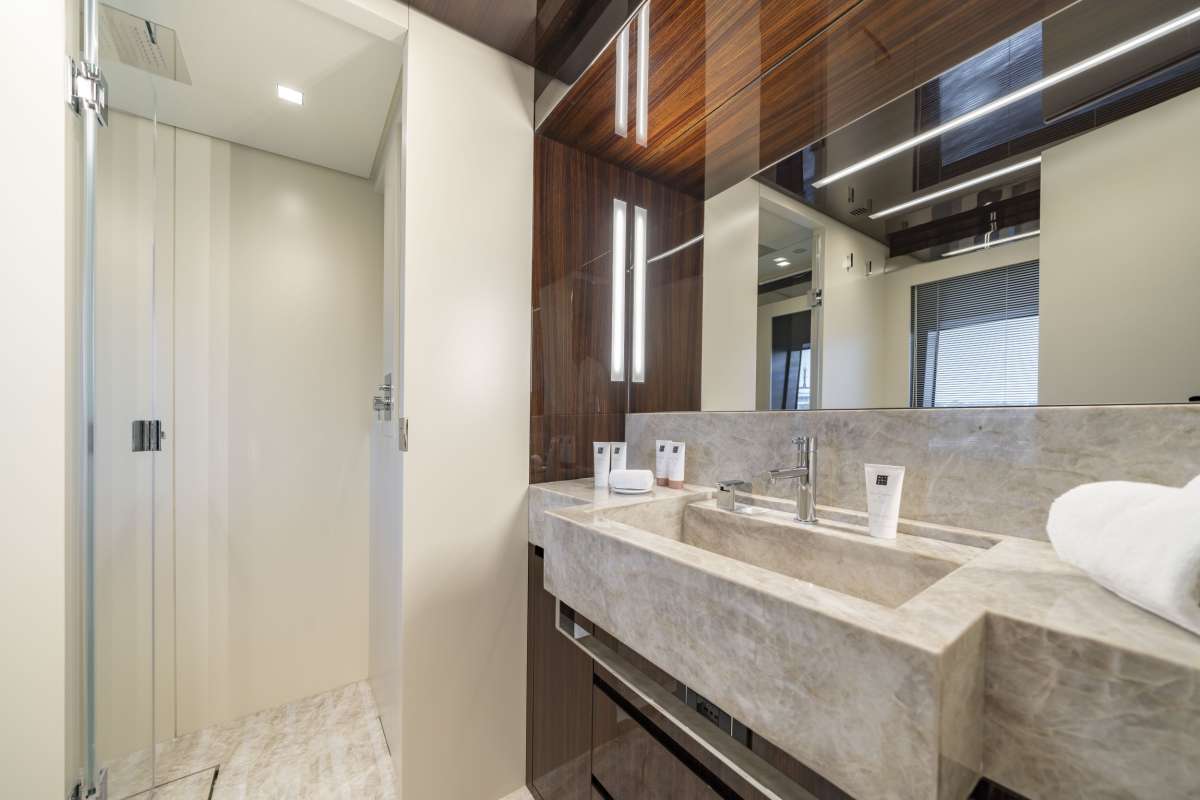 ELYSIUM 1 - twin ensuite