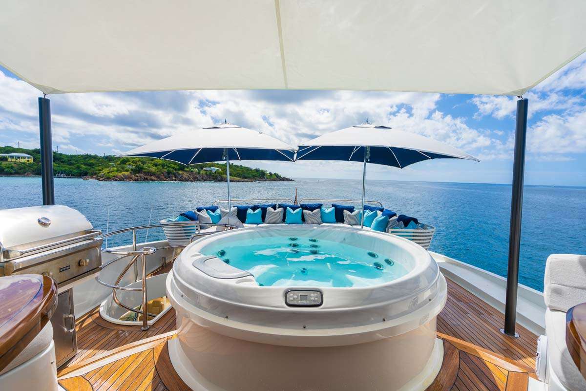 Sundeck Jacuzzi