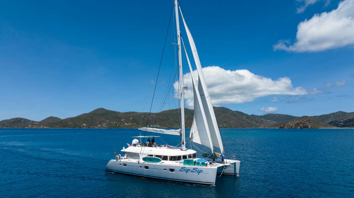 sipsip62 charter yacht