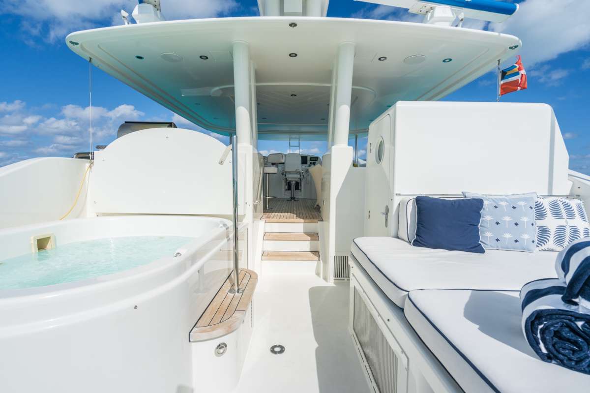 Flybridge Jacuzzi & Sun Pad (When covered, jacuzzi turns into large sun pad as well.)