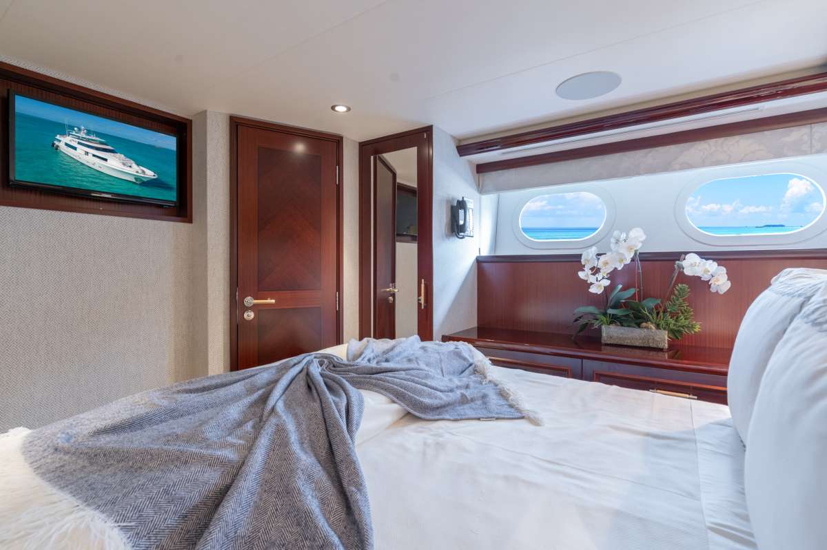 Queen Guest Room on Starboard Side