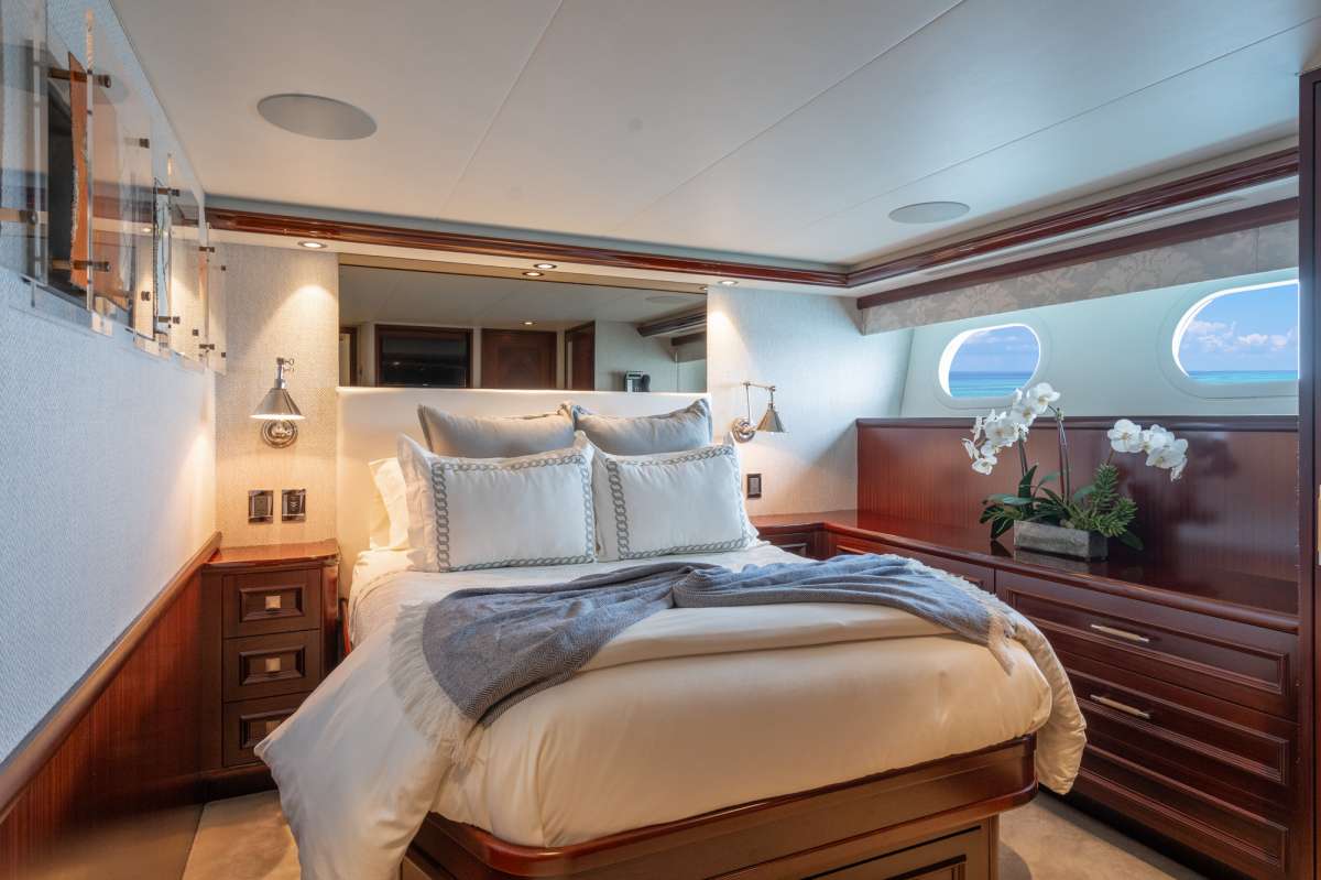 Queen Guest Room on Port Side