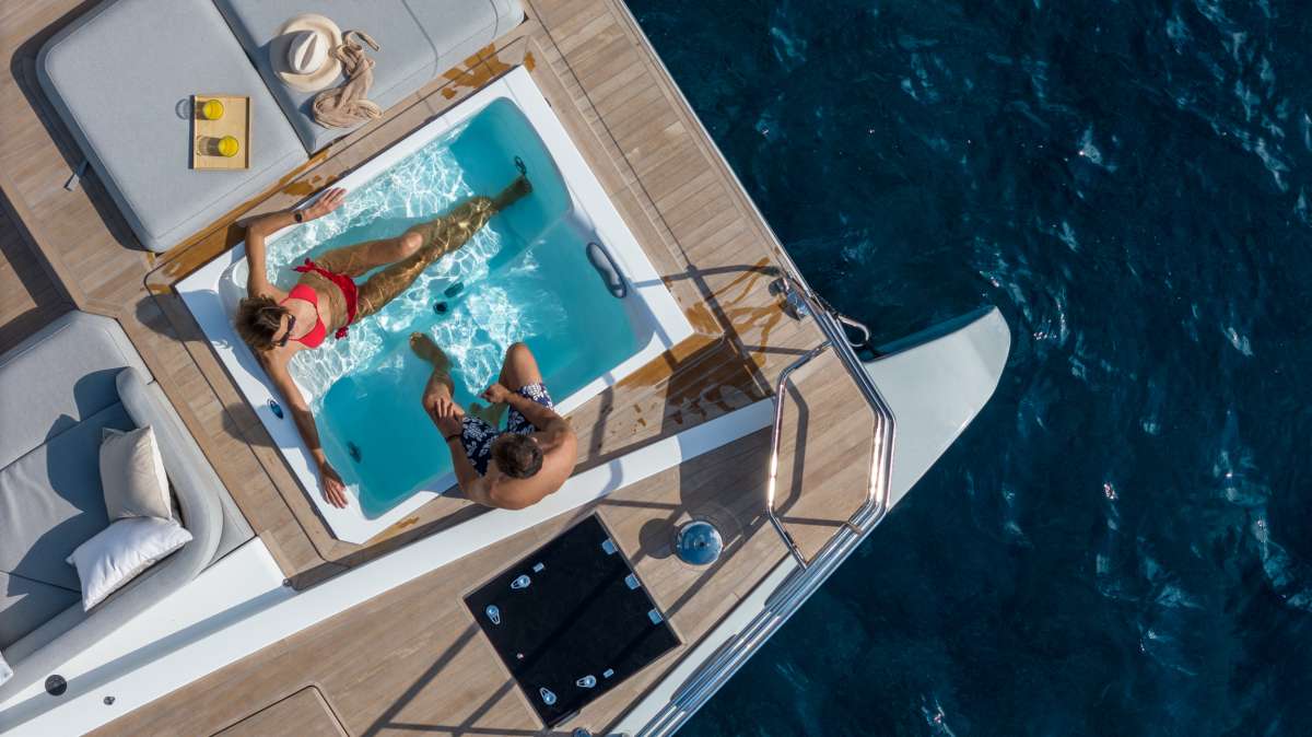 Aft Deck - Jacuzzi 