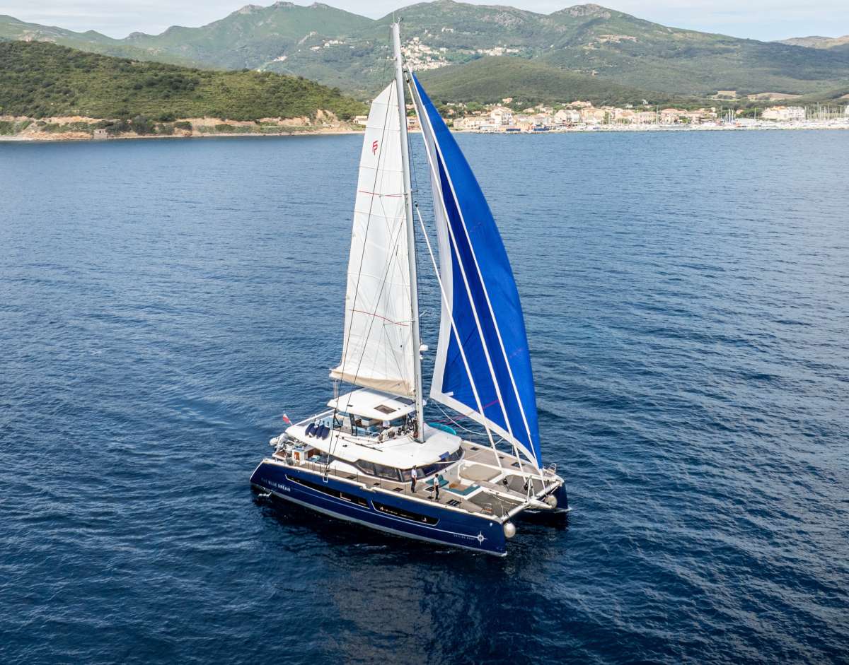 thebluedream67 charter yacht