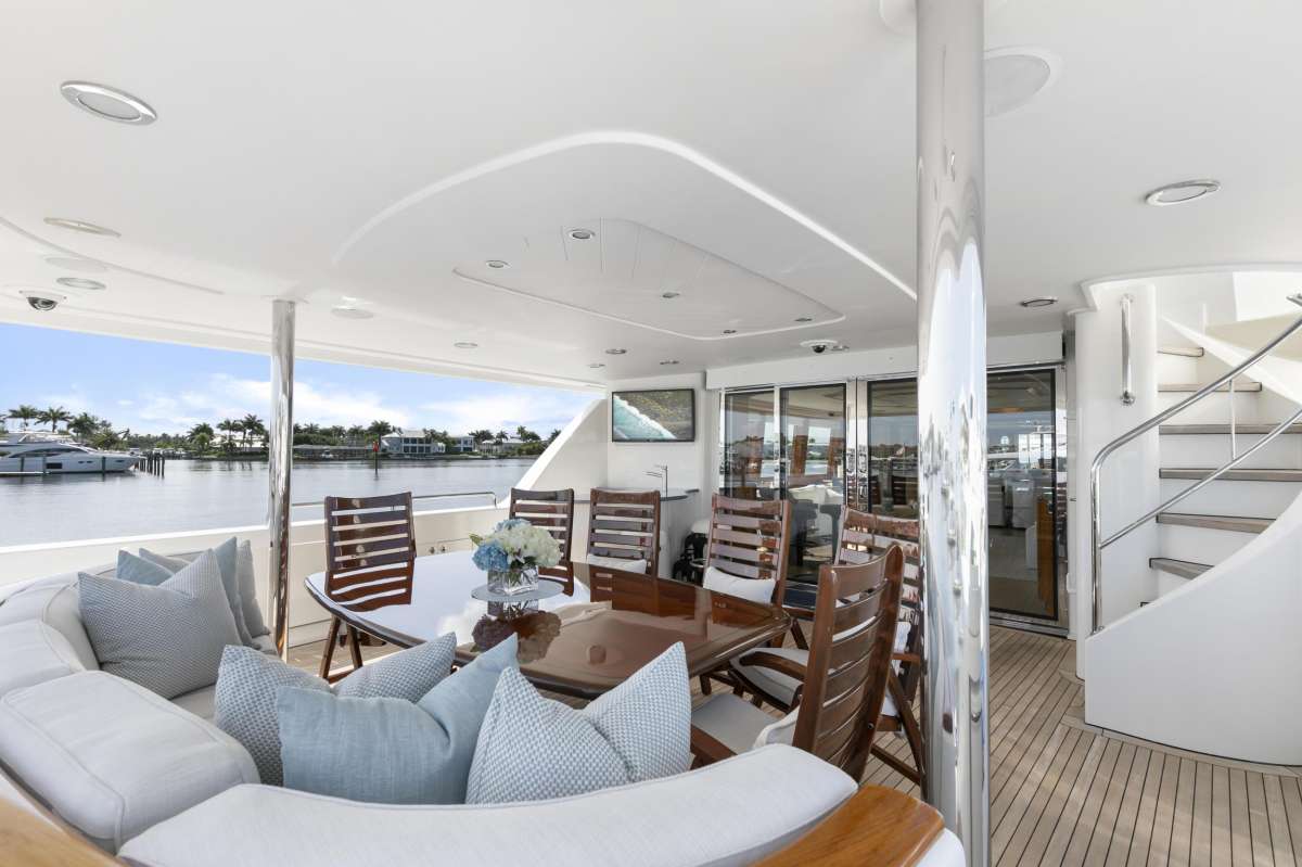 Aft Deck Seating