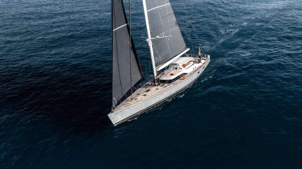 lhippocampe100 charter yacht