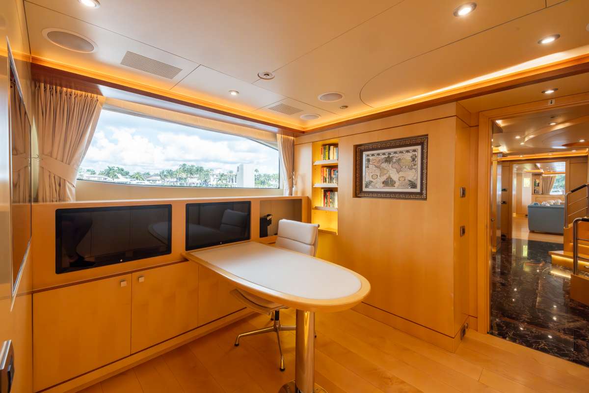 Master Stateroom Office