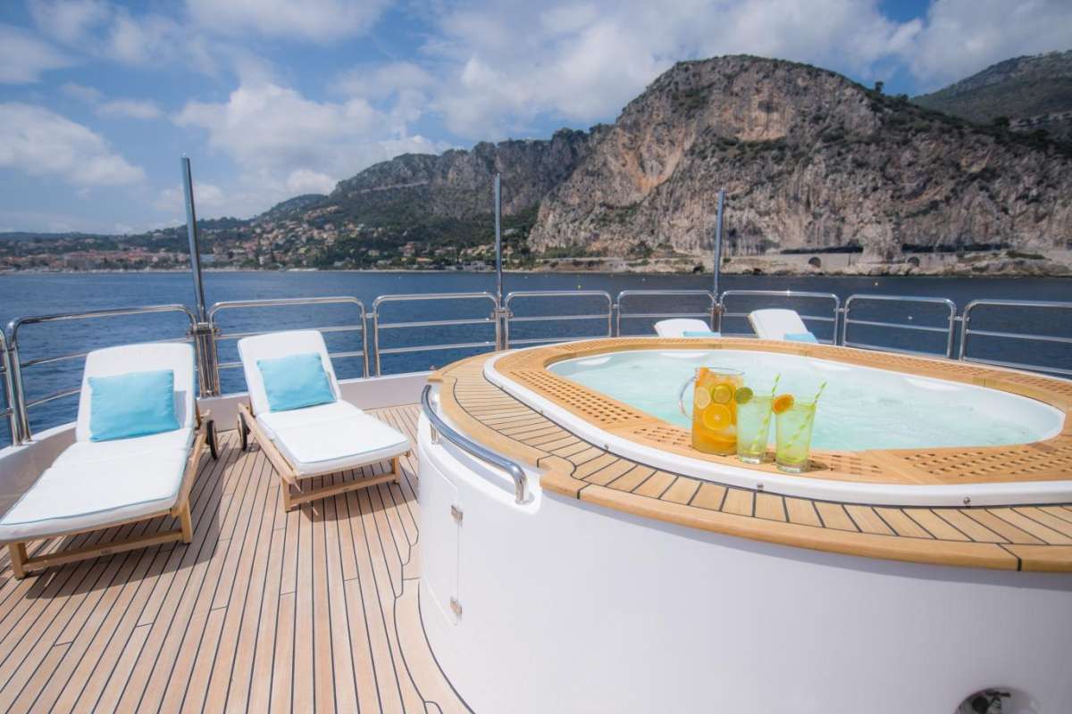 Sun Deck Jacuzzi w/ Lounge Chairs