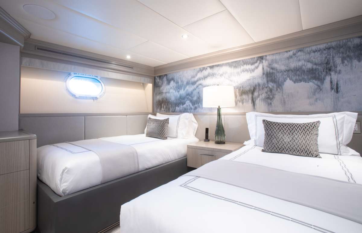 King/Twin Stateroom 6 (Port Forward)