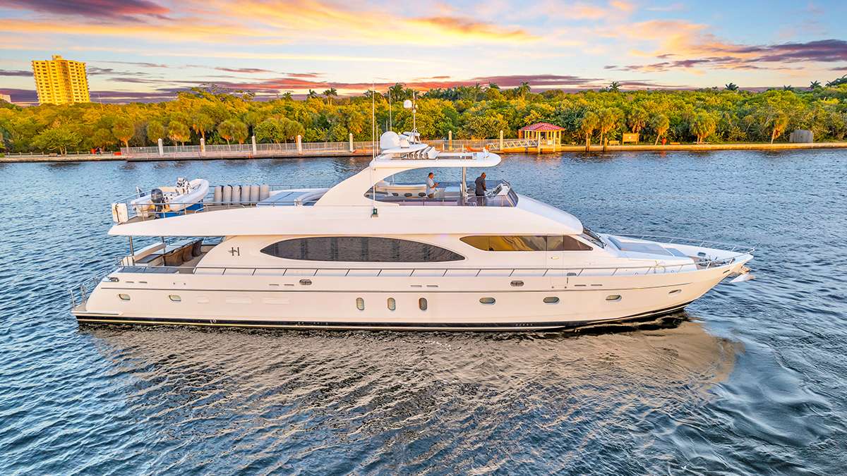 dreamon100 charter yacht