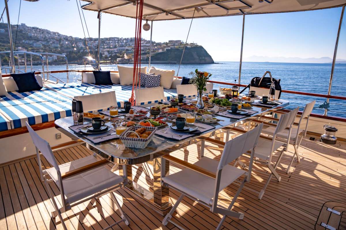 Deck dining