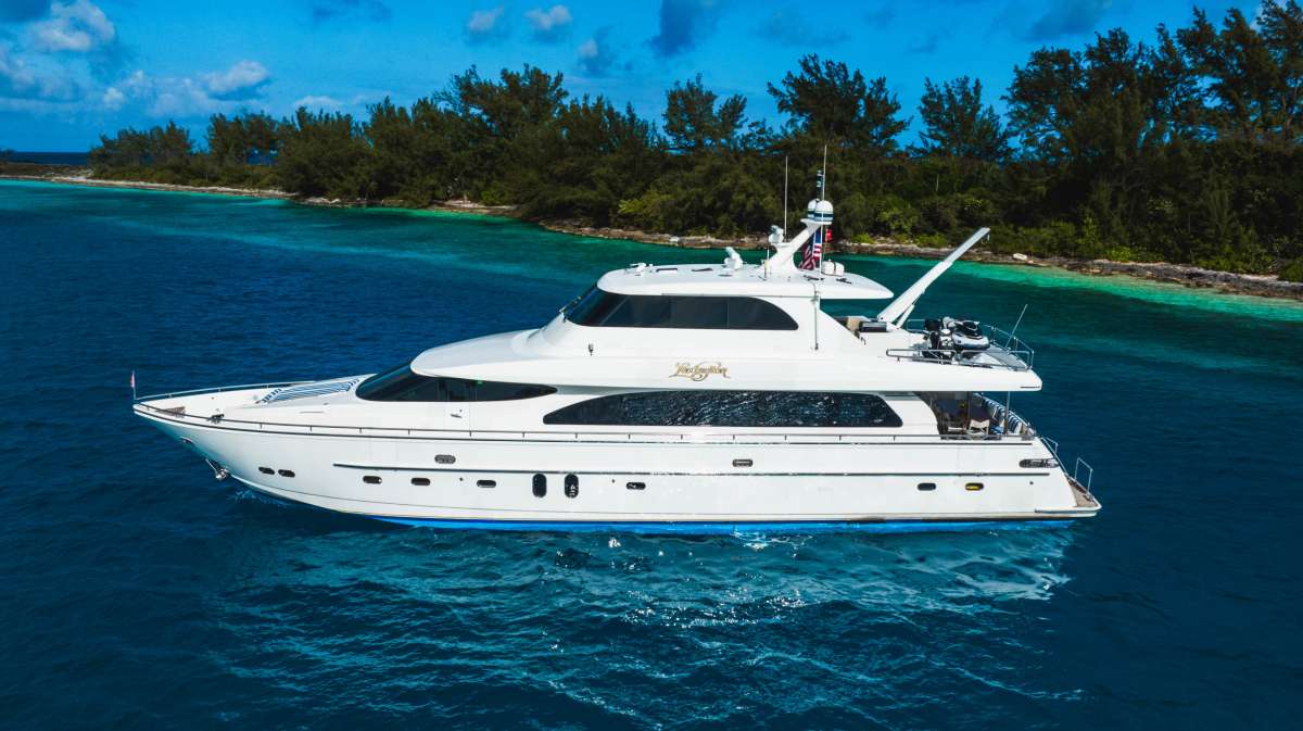 lexington85 charter yacht