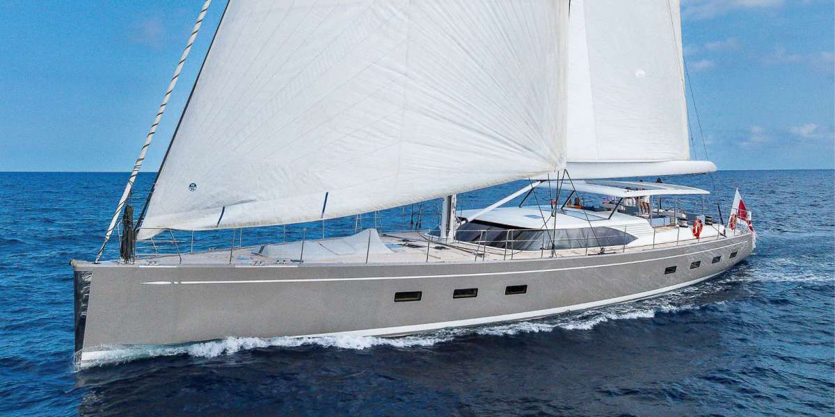 selena104 charter yacht