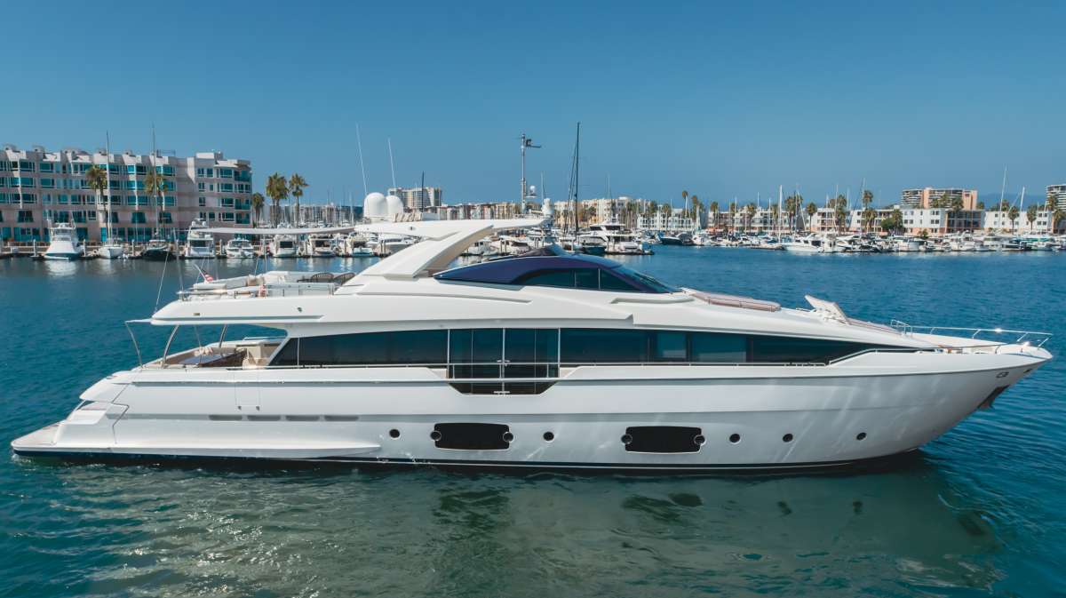 solshine96 charter yacht