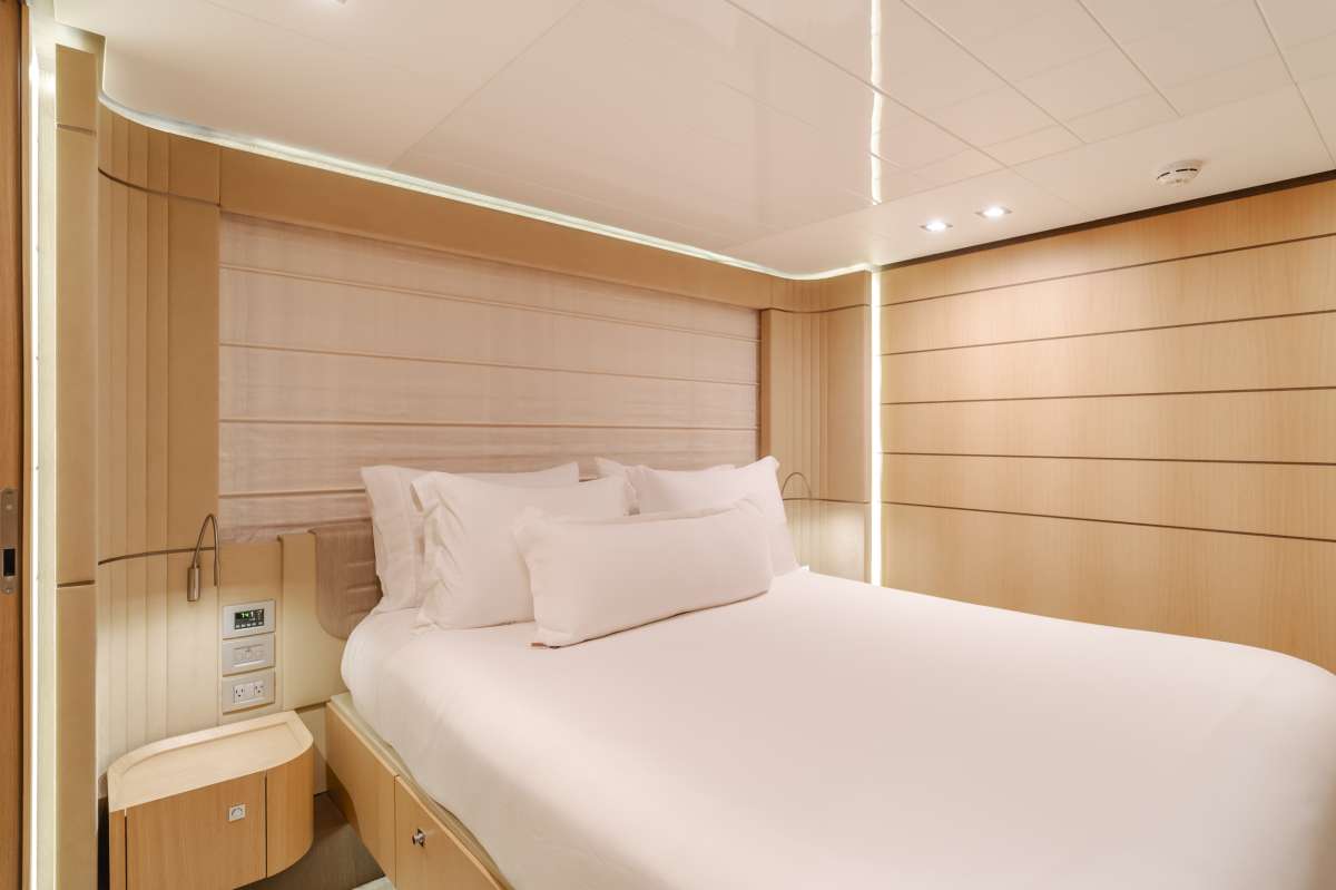 Queen stateroom