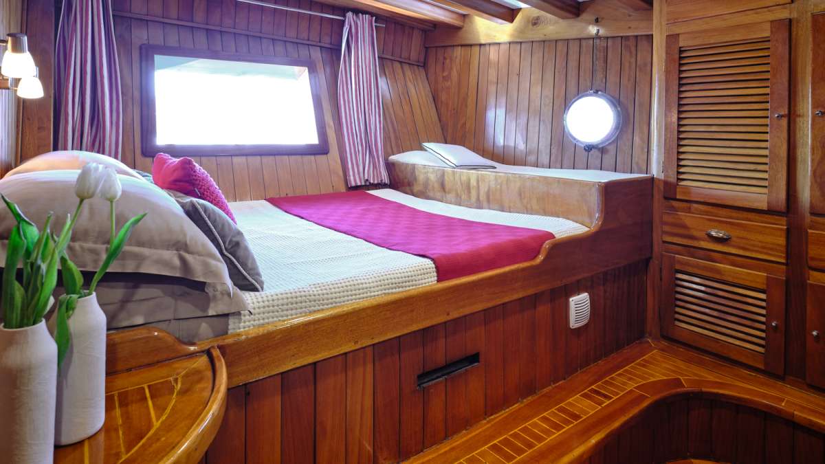 Double Cabin