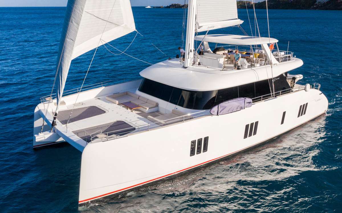 bundalong80a charter yacht