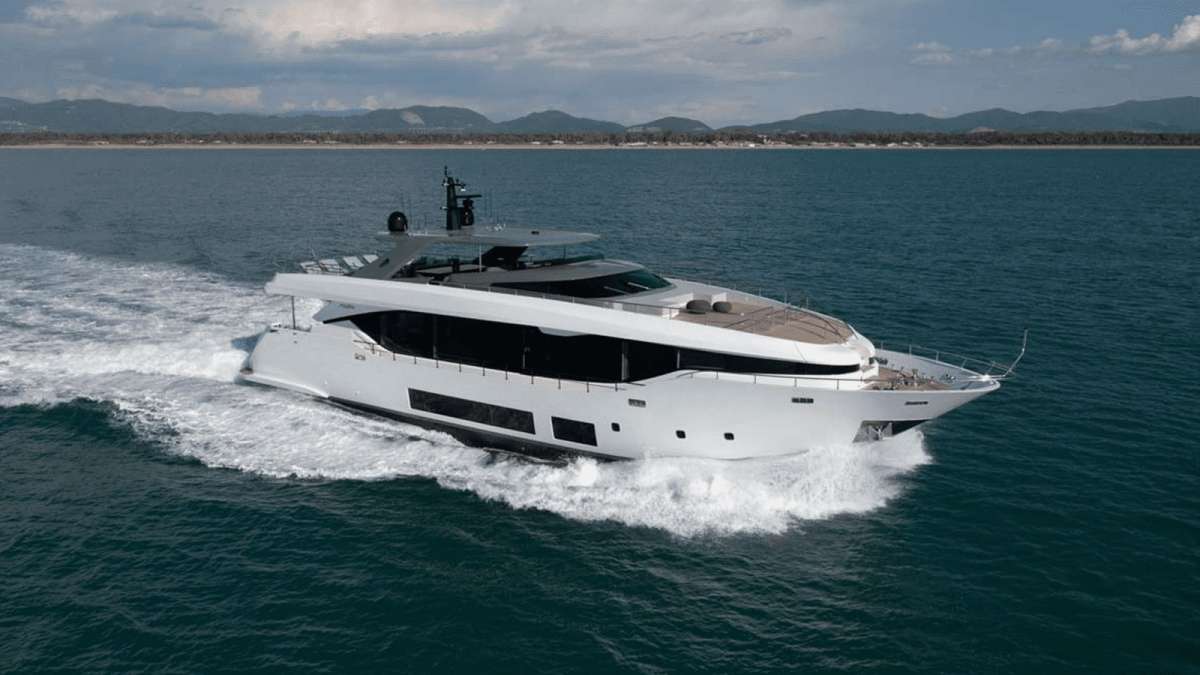 fourjoys100 charter yacht